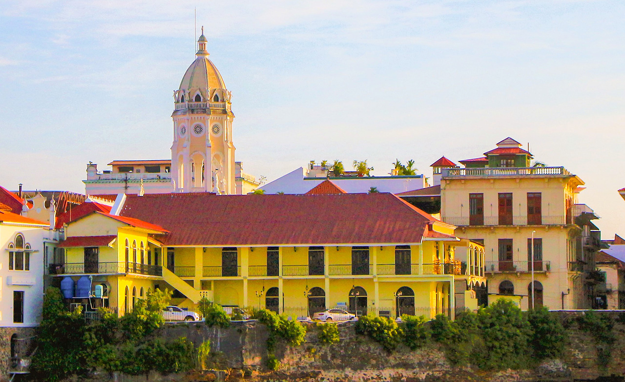 La-Gatta-Destinations-Panama-Canal