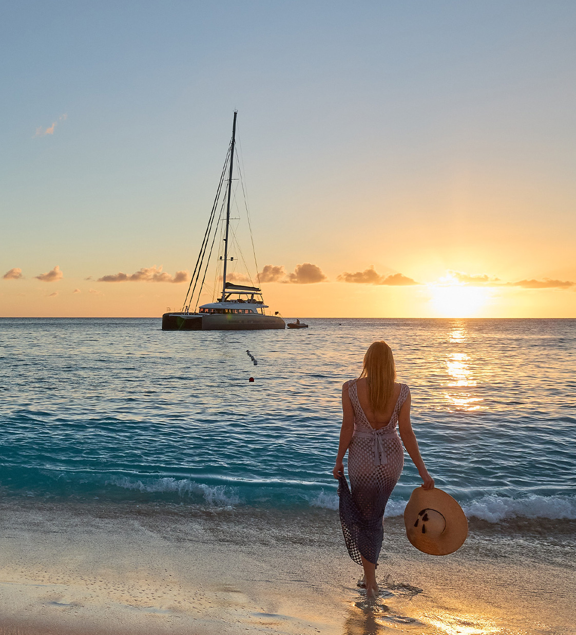 La-Gatta-Homepage-Beach-Walk